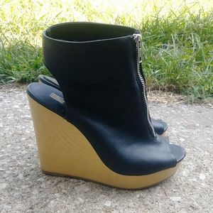 Size 8 Black Zip Up Vera Wang Wedges